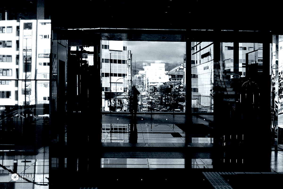 写真作家リョウが撮影したモノクロ写真