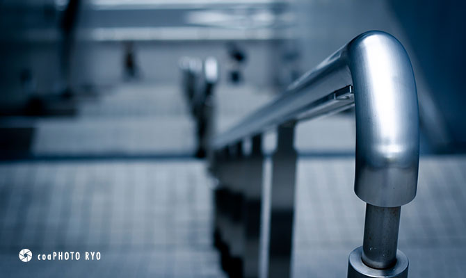 主役を端に寄せた構図の写真